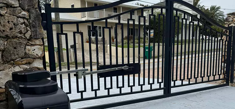 Swing Gate Opener with Keypad Bourbonnais